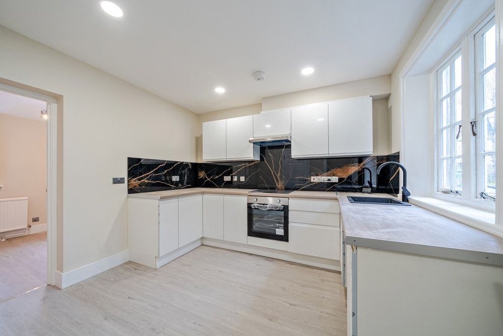 Property photo 1 of 13 1446768-1-69Dd07B...