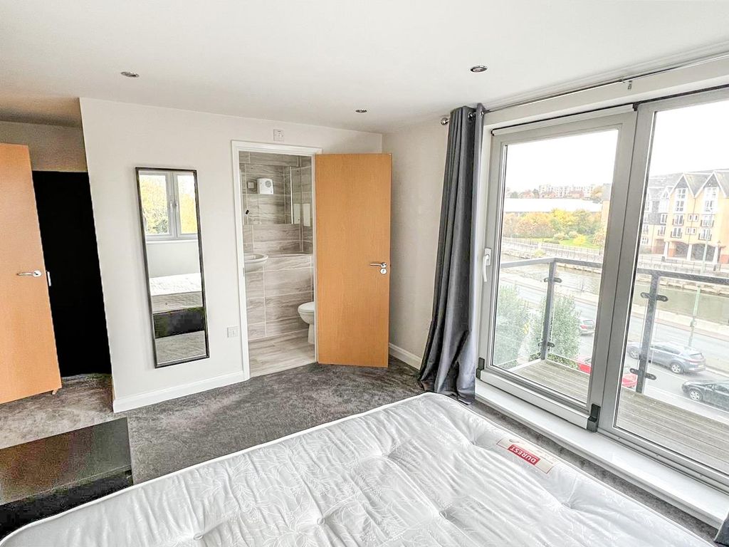 Property photo 1 of 5 Bed.Jpg