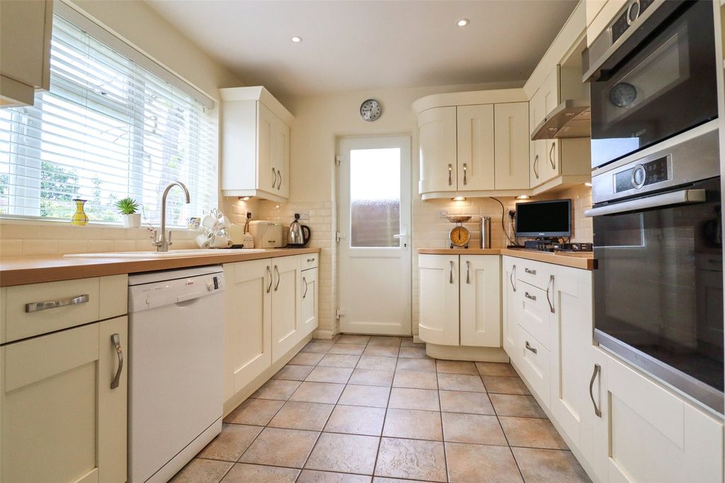 Property photo 2 of 14 Picture No. 33