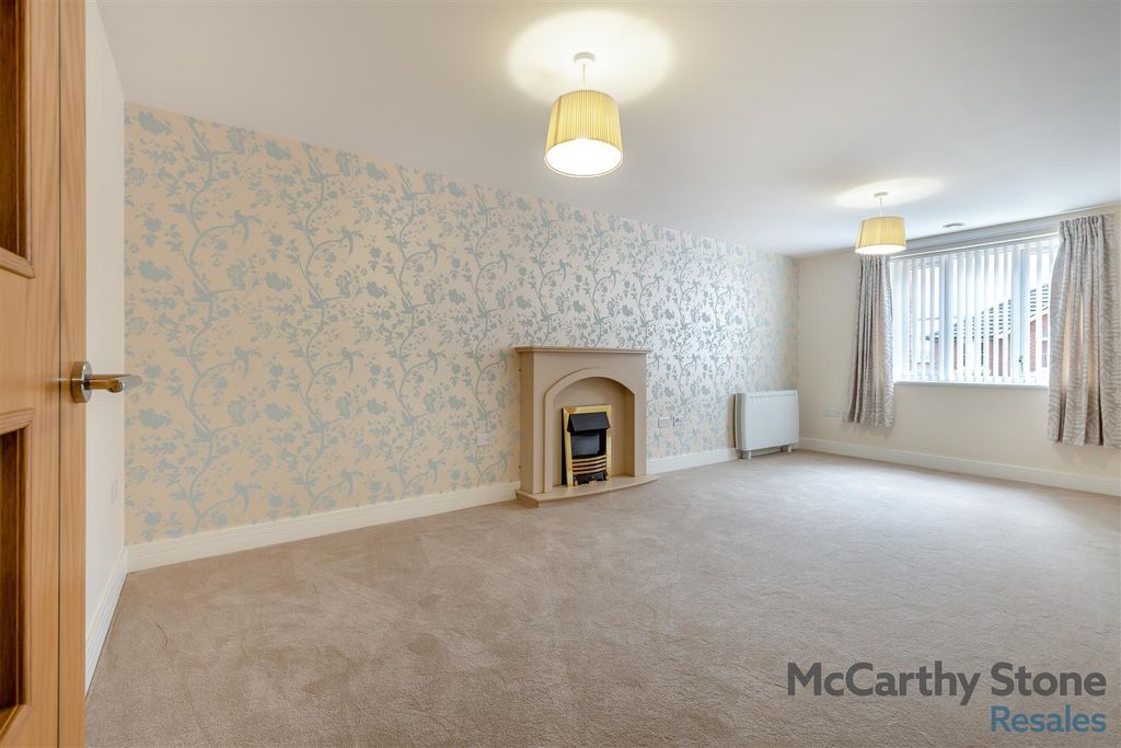 Property photo 3 of 30 8661785-Interior10.Jpg