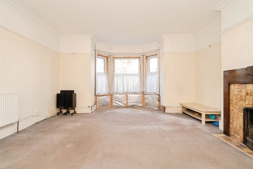 Property photo 2 of 20 Pbox-Img.Jpg