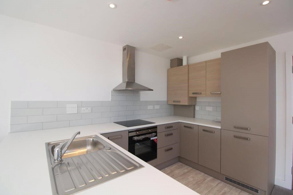 Property photo 3 of 11 Kitchen