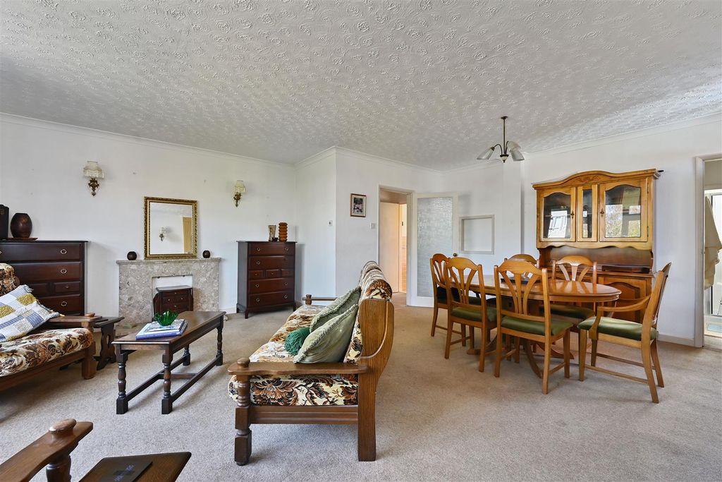 Property photo 2 of 22 28 Terminus Road - Tn393Lr (14).Jpg