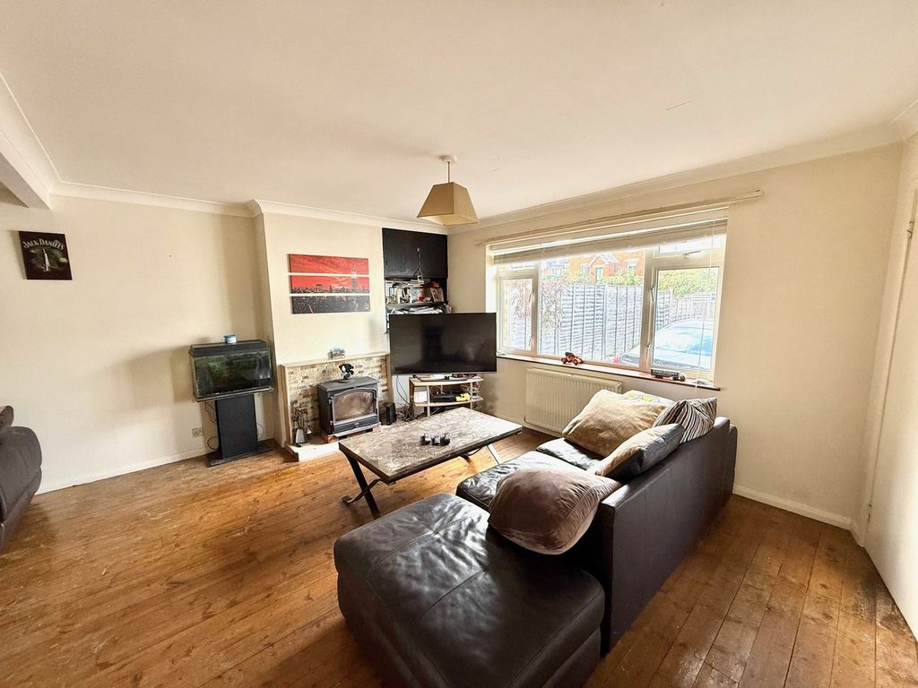 Property photo 2 of 9