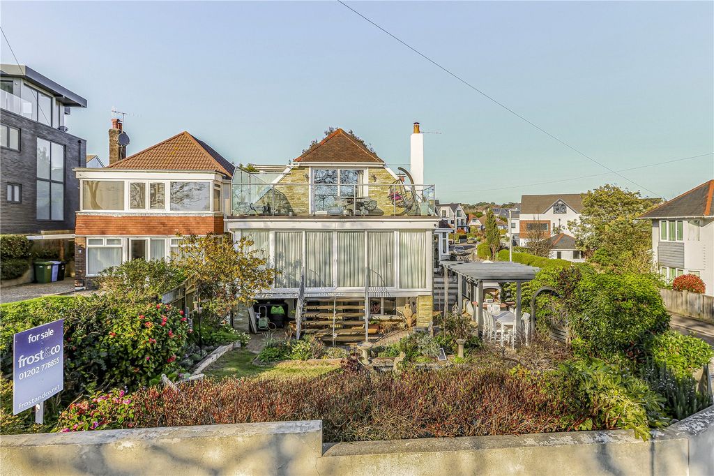 Property photo 1 of 36 Whitecliff Road