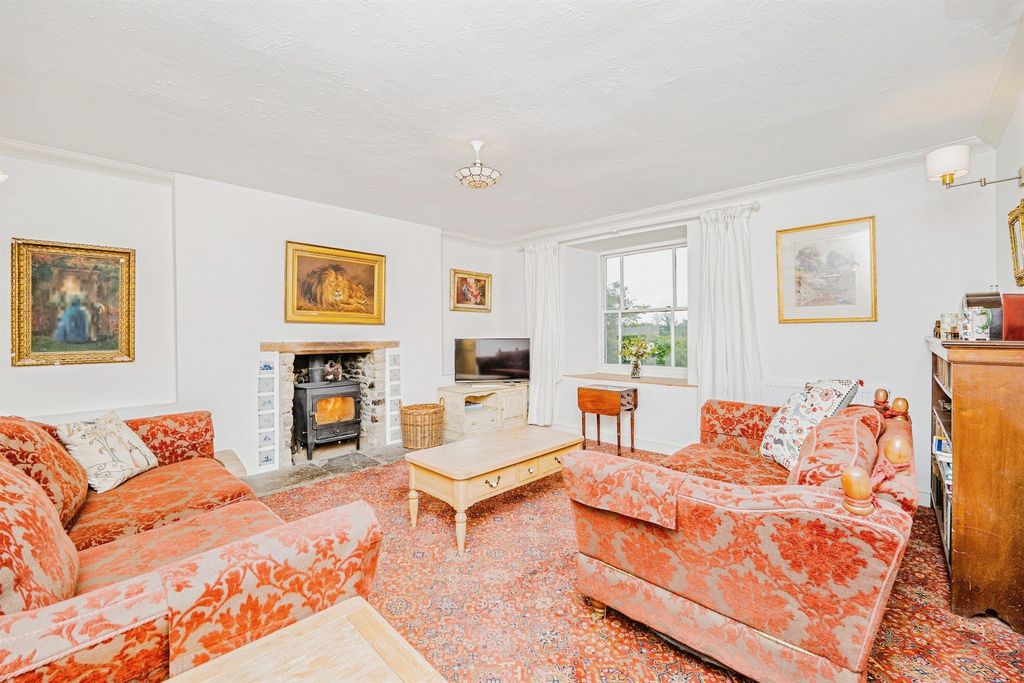 Property photo 2 of 33