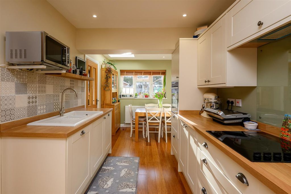 Property photo 2 of 19 Kitchen Diner