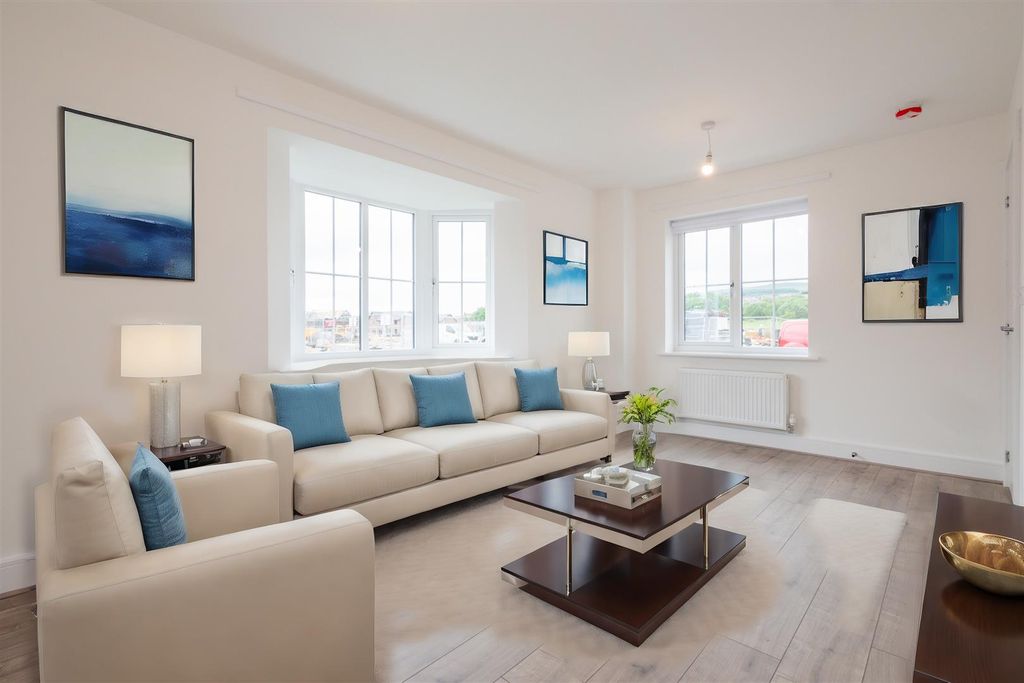 Property photo 2 of 10 Lounge