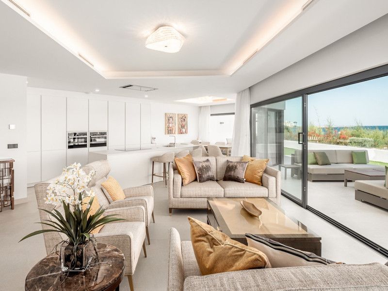 Property photo 2 of 32