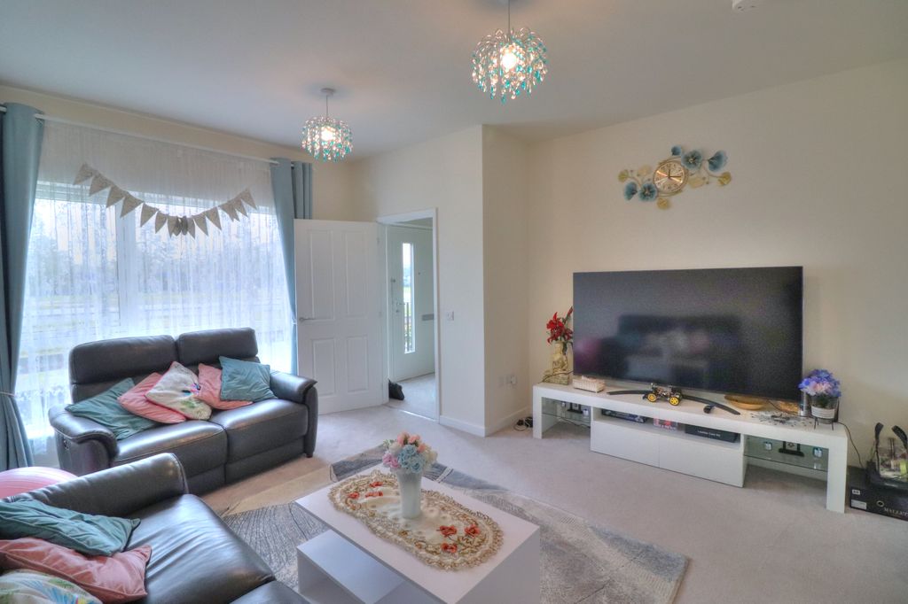 Property photo 3 of 19 Img_4579_80_81