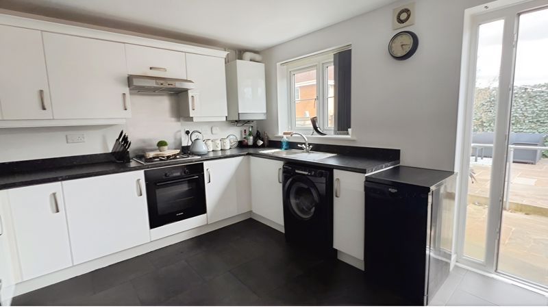 Property photo 3 of 15 Kitchen Diner