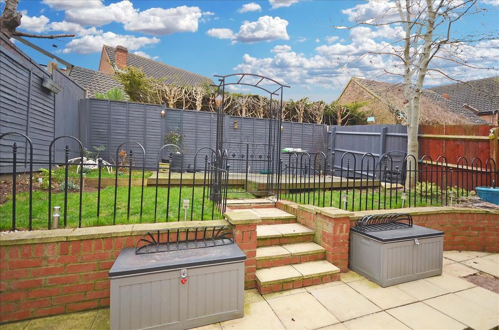 Property photo 2 of 12