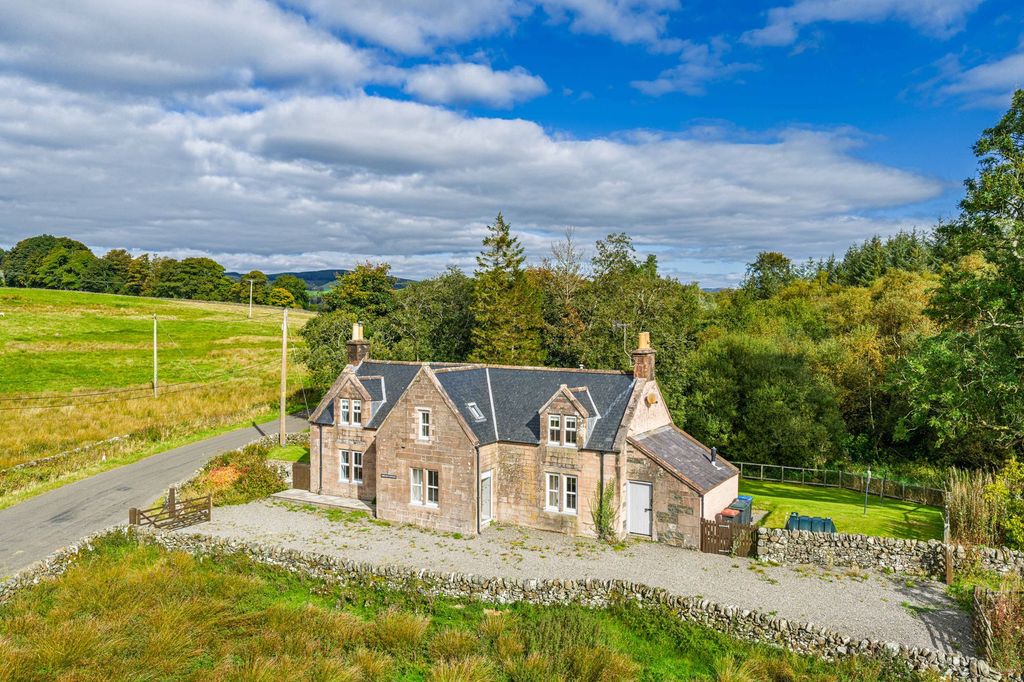 Property photo 1 of 32