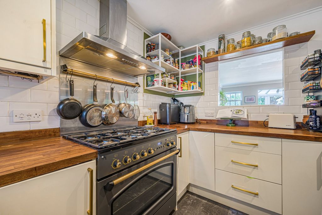 Property photo 3 of 29