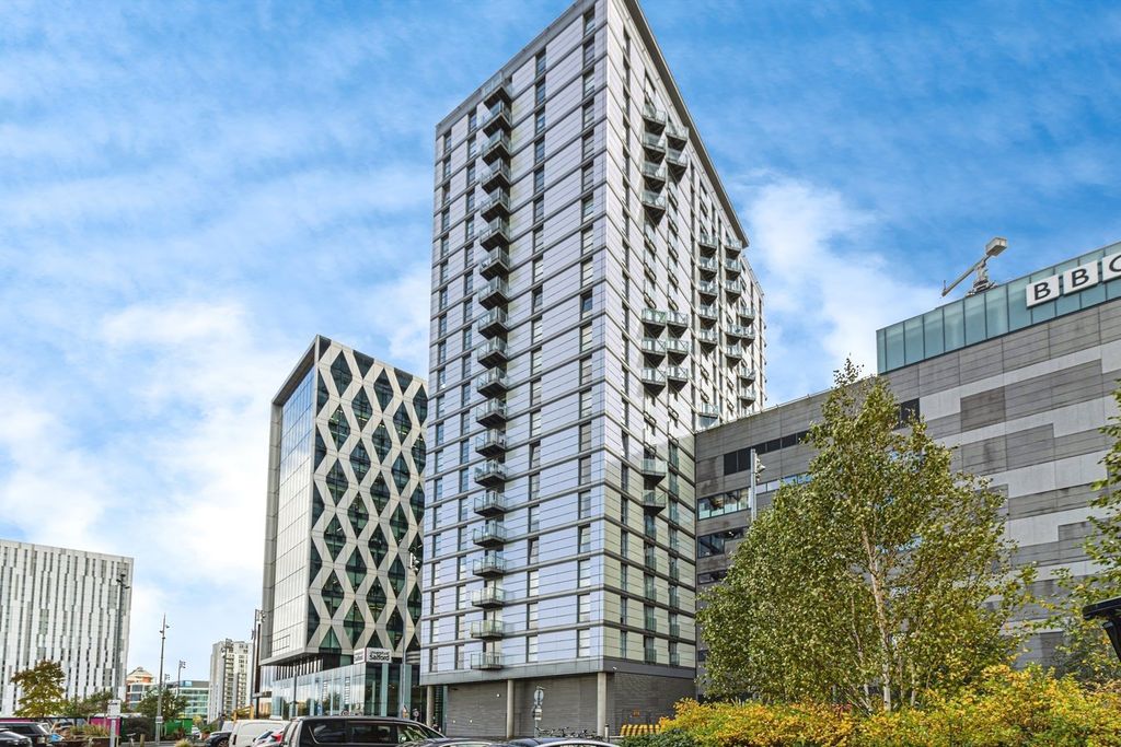 Property photo 1 of 18