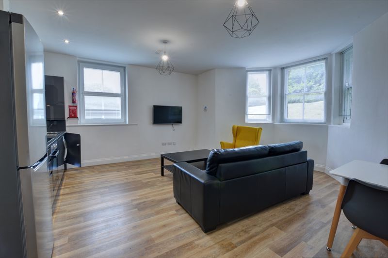 Property photo 3 of 7 Photo 5