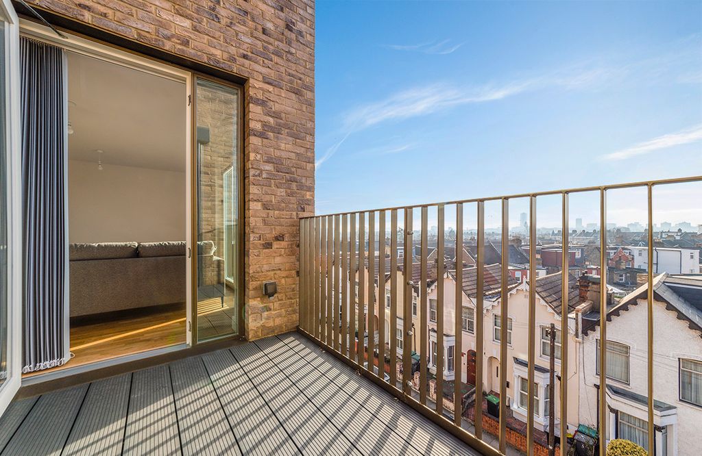 Property photo 3 of 10