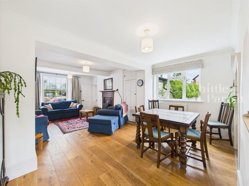 Property photo 2 of 27