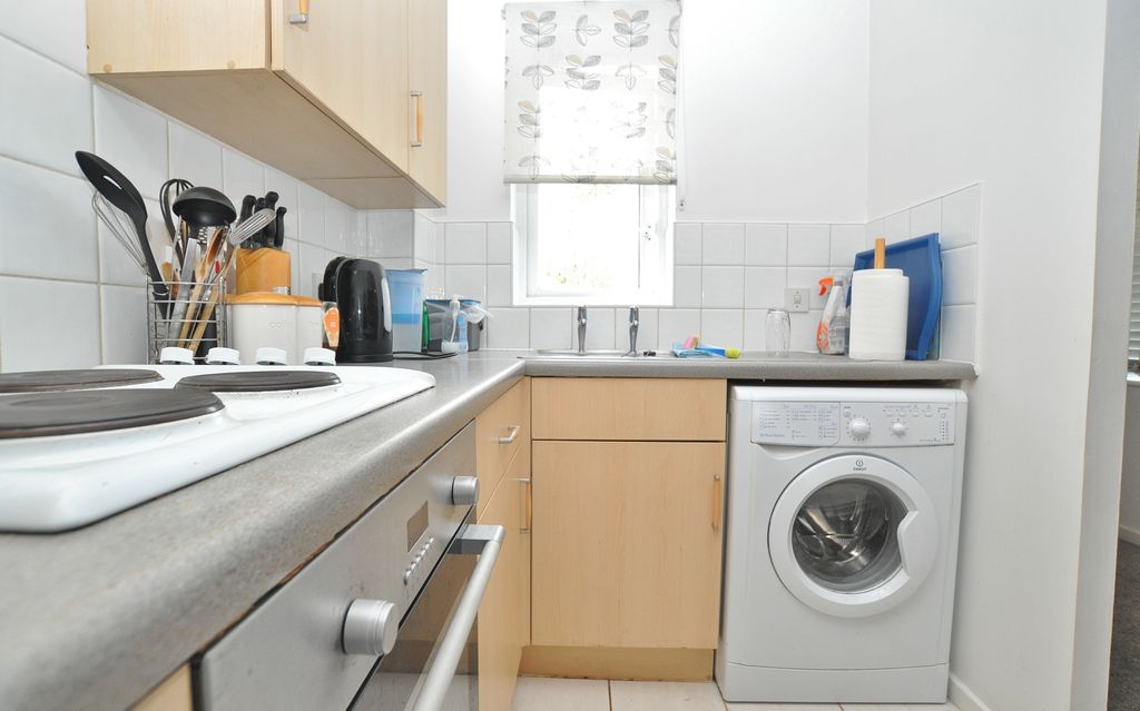 Property photo 3 of 24