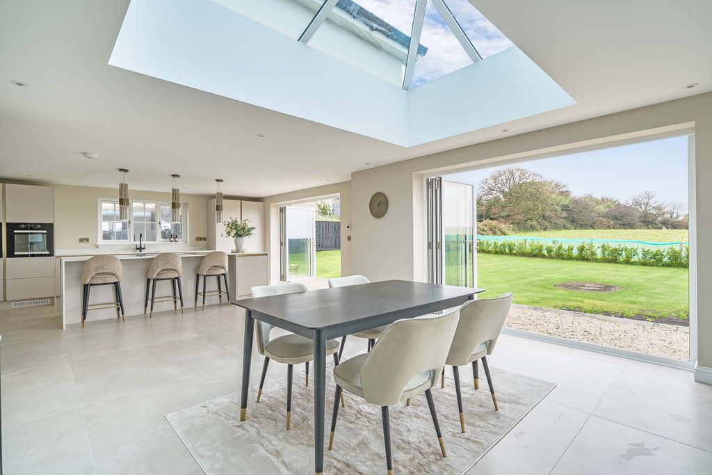 Property photo 3 of 14 3 Resized_1363696-16-68E66c7Cb5Ef6