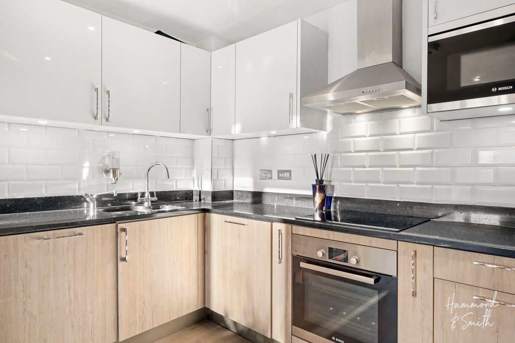 Additional image 5 of 2 bed flat for saleStar Lane, Epping CM16