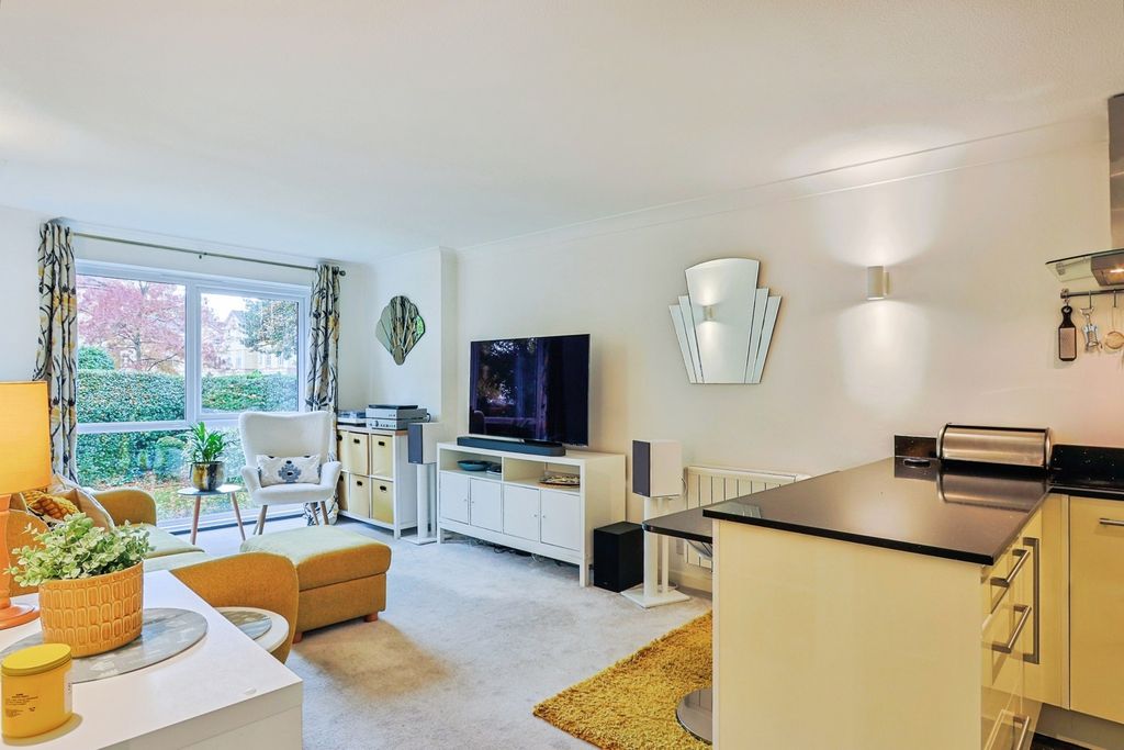 Property photo 2 of 17 Photo