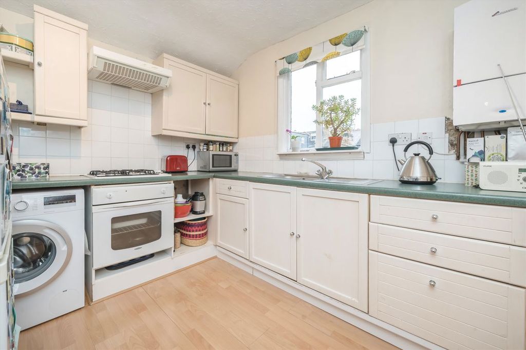 Property photo 3 of 4