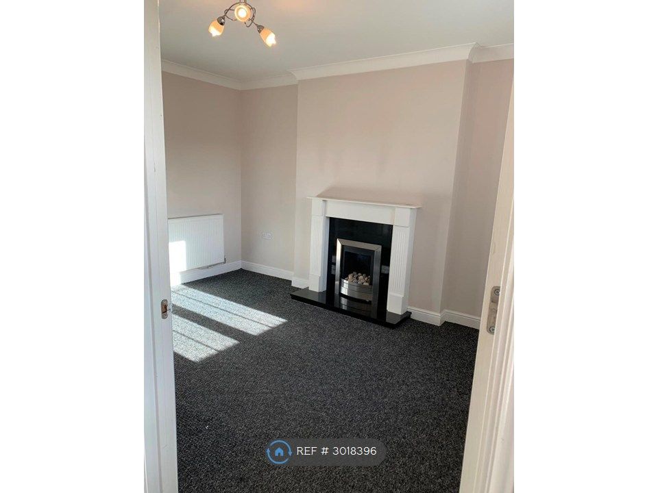 Property photo 2 of 20 Lounge - View From Entrance When Empty