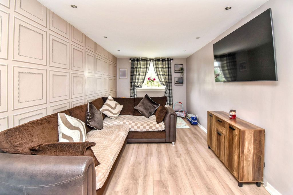 Property photo 2 of 15 Lounge/Dining Angle 1