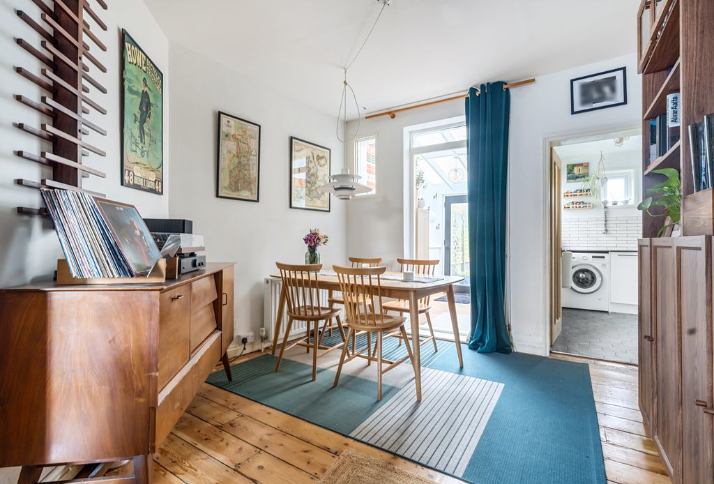 Property photo 3 of 14 Dining Room