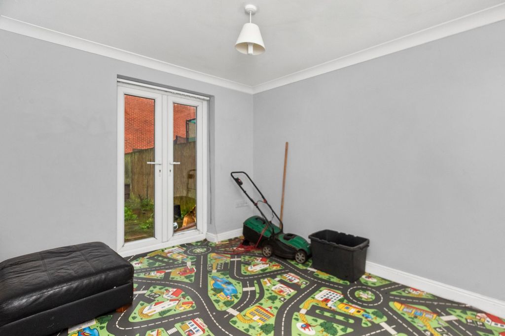 Property photo 3 of 21