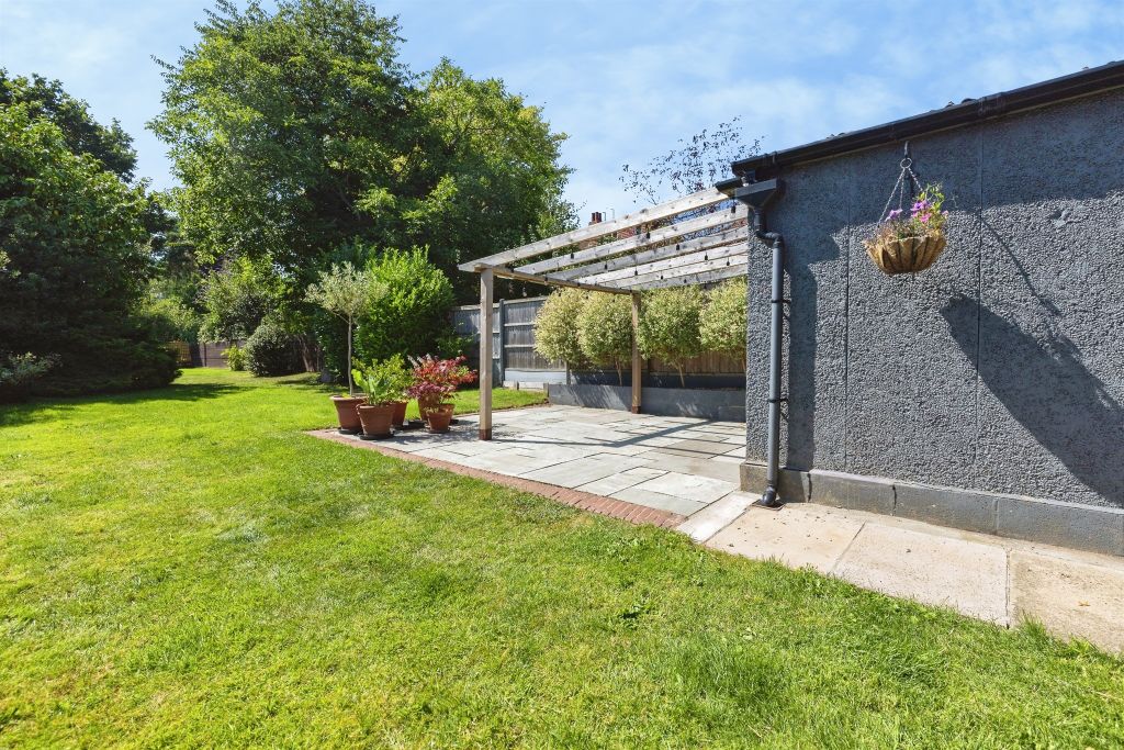 Property photo 2 of 20