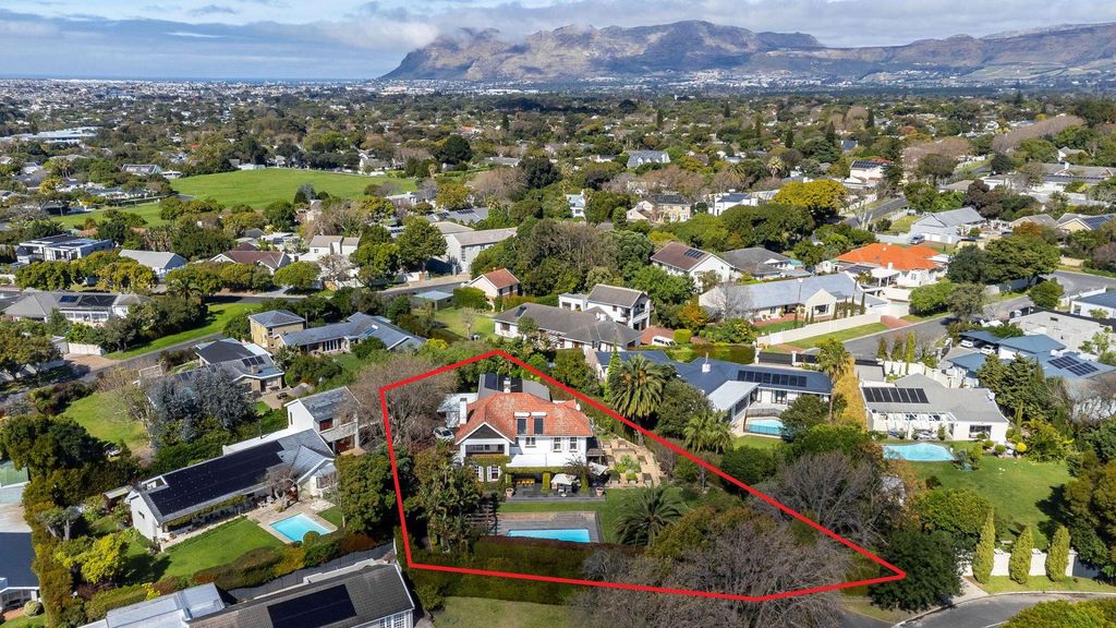 Property photo 2 of 50