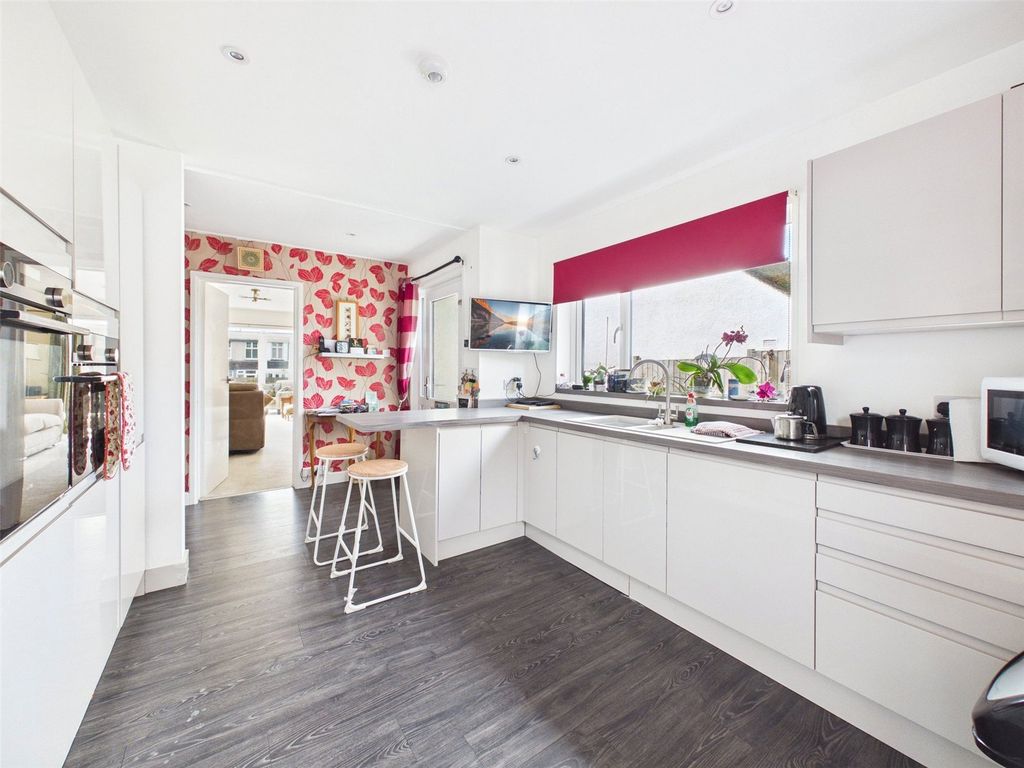 Property photo 2 of 15 Kitchen