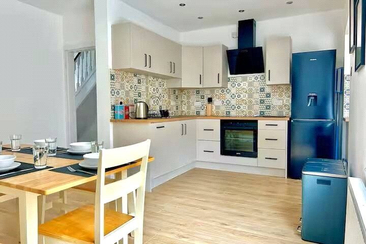 Property photo 2 of 25 Picture No. 10