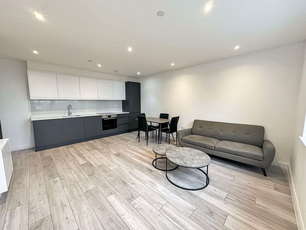 Property photo 1 of 9 Photo 6