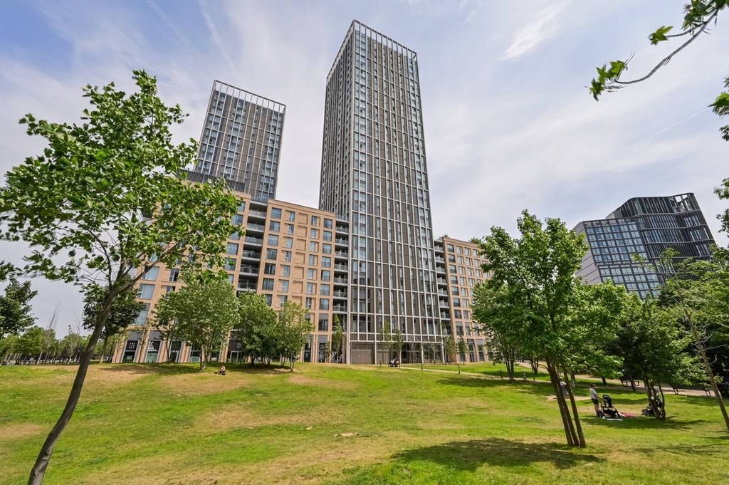 Property photo 3 of 44