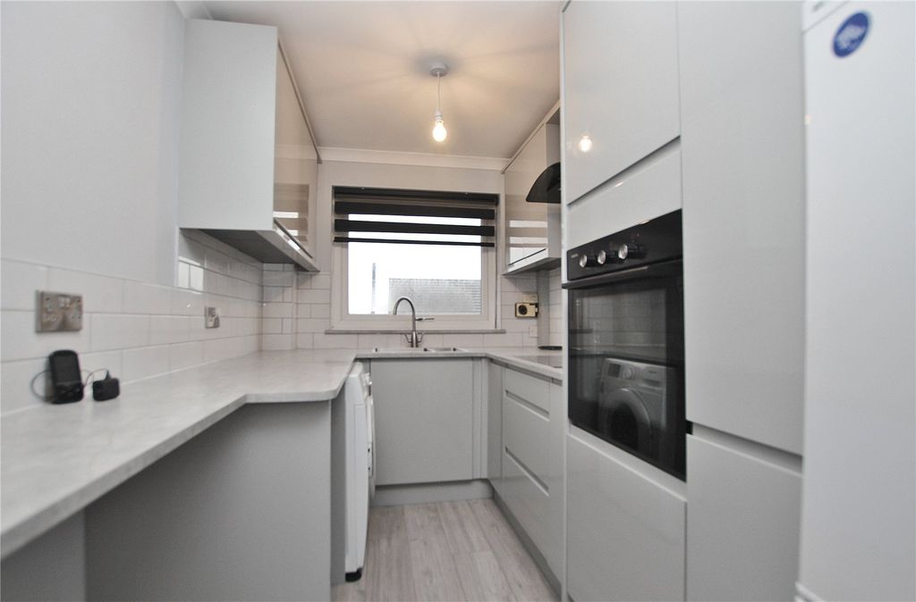 Property photo 2 of 6 Picture No. 13