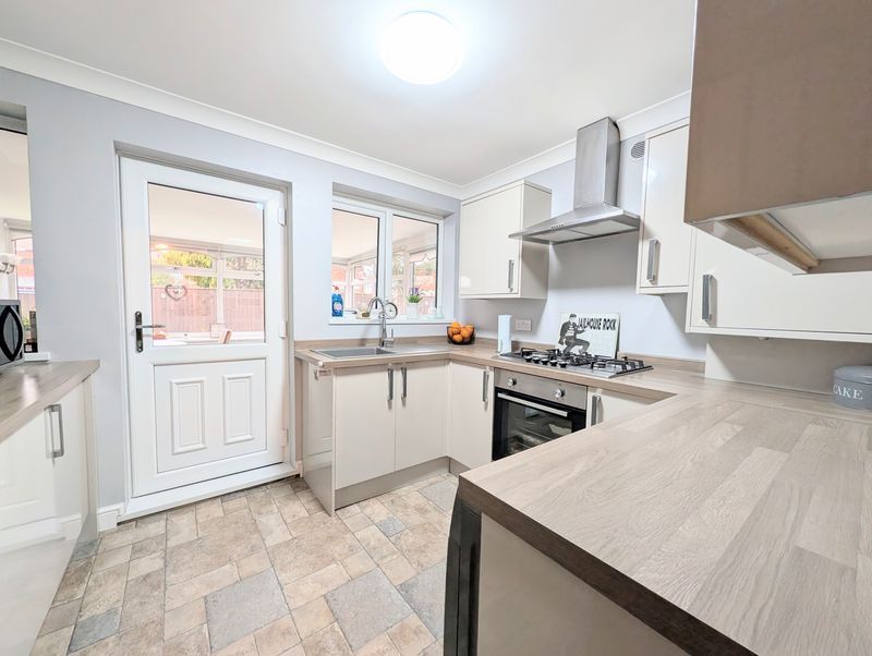 Property photo 3 of 16 Photo 6