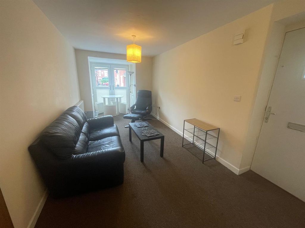 Property photo 3 of 11 Open Plan Living Area