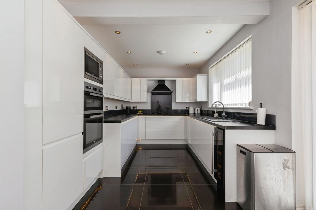 Property photo 2 of 20 Pbox-Img.Jpg