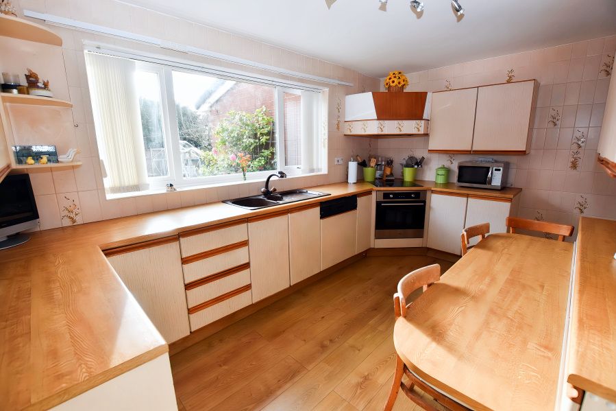 Property photo 3 of 24 Kitchen 1
