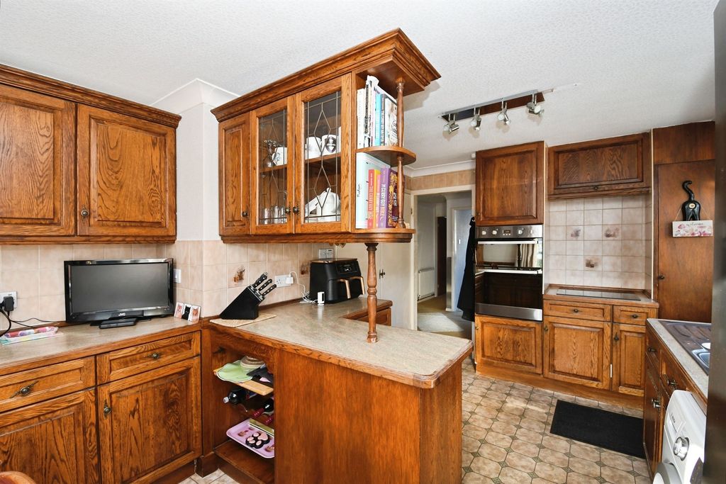 Property photo 3 of 15