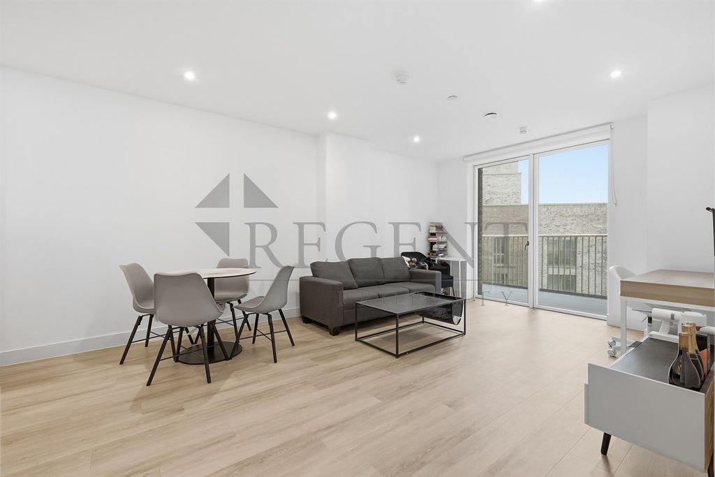 Property photo 1 of 17 (Main)