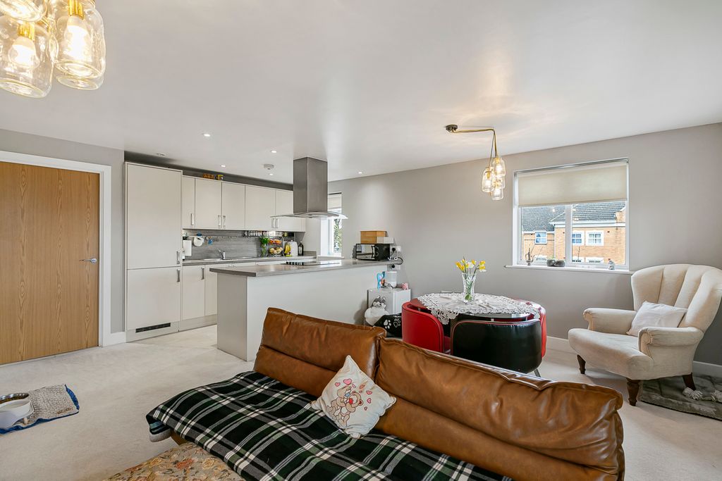 Property photo 3 of 12 Reception/Kitchen