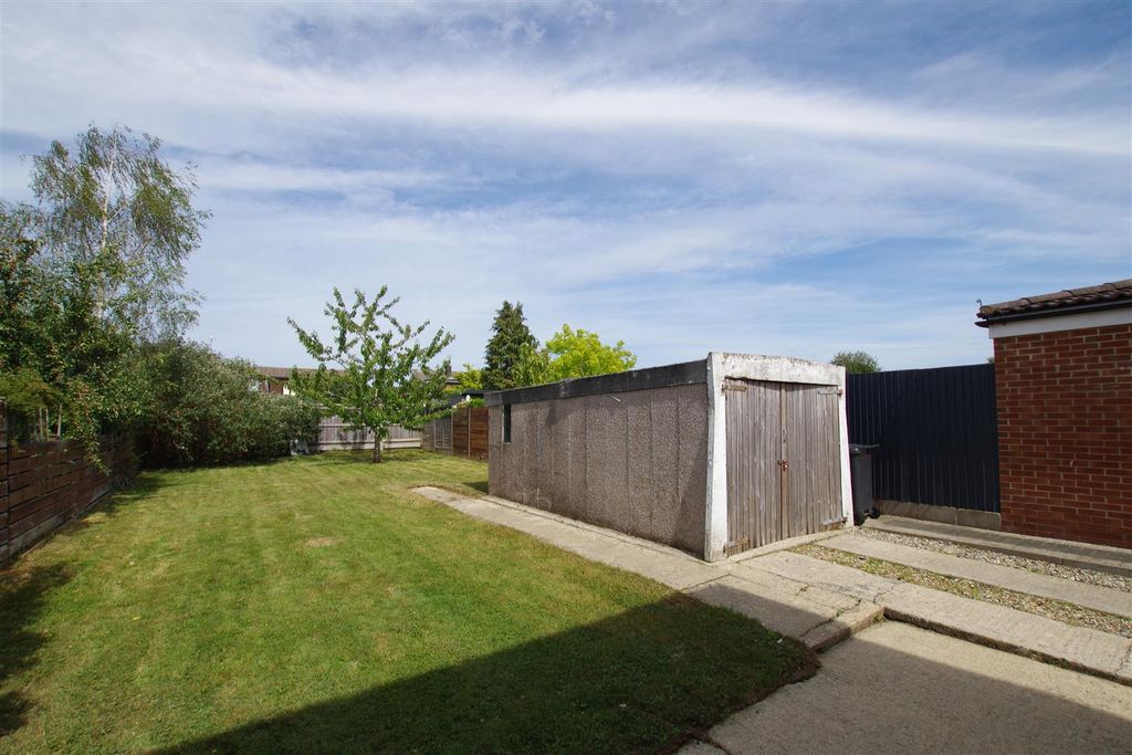Property photo 2 of 9