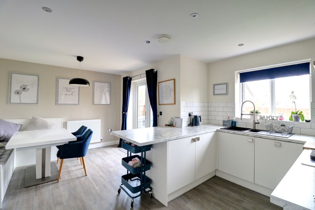 Property photo 1 of 23 Kitchen Diner 1.1