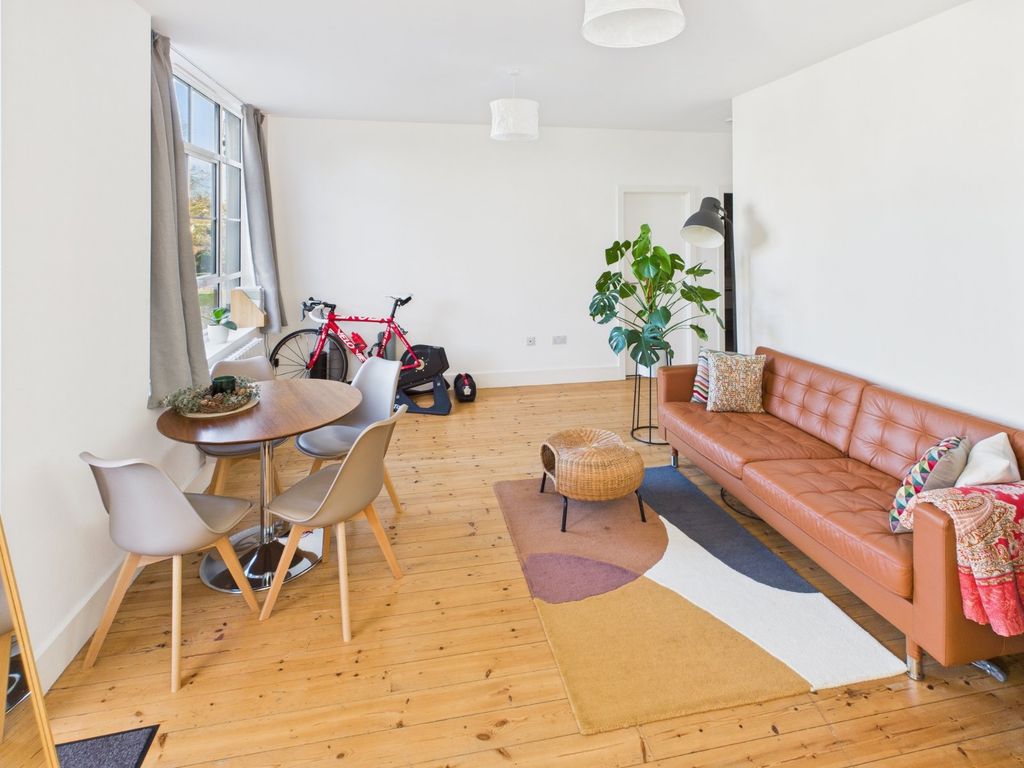 Property photo 1 of 12 Living Room