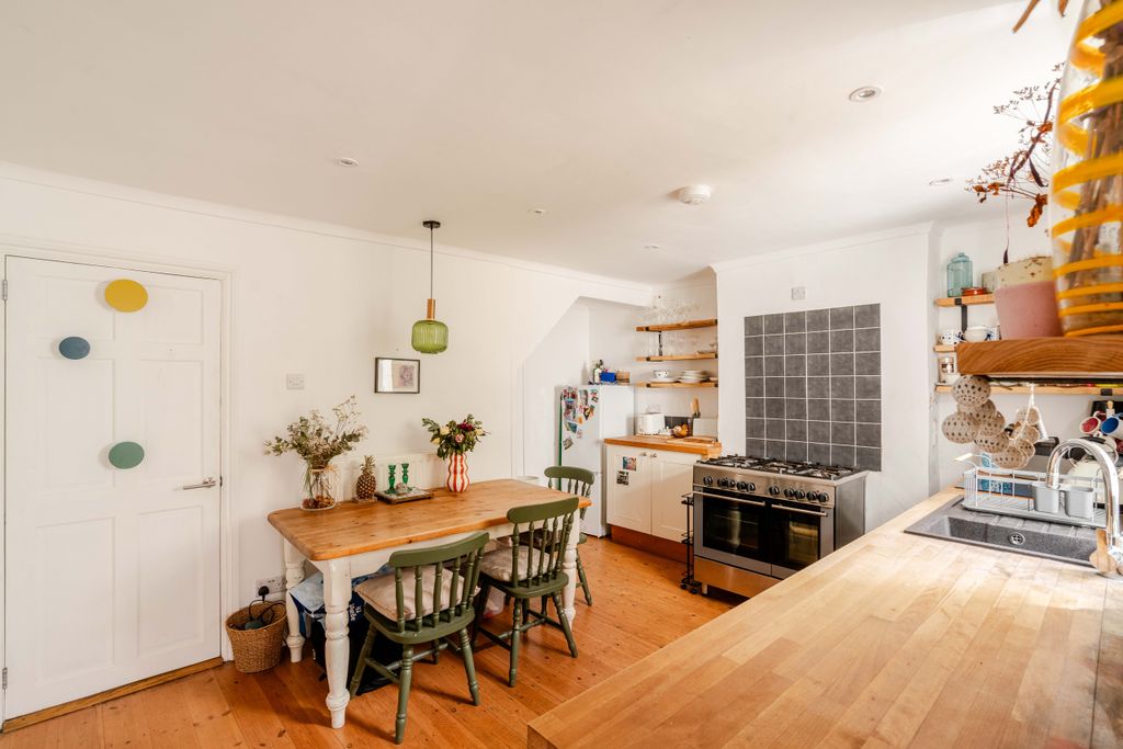 Property photo 1 of 18 1