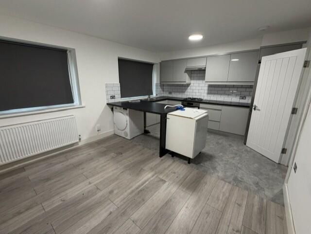 Property photo 2 of 8 Kitchen